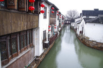 ˮ��ɽ����