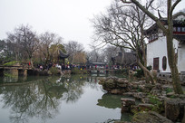 ����԰�־���