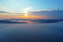 ���˰�������ɽ���ƺ��ճ�