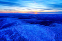 ���˰���ѩɫɽ���ճ�