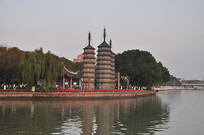 �˺ӱߵ�����