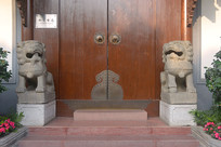 �ɶ���խ�������������ʯʨ