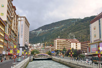 �Ĵ������۶���������з��