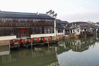 �˺ӹ�����ͷ