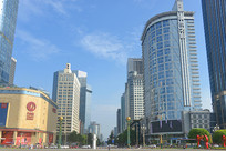 �ɶ��츮�㳡�����и�¥