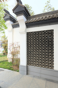 �������