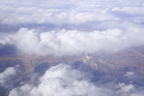 ���ĺӱ��е���ɽɽ��Ⱥɽ