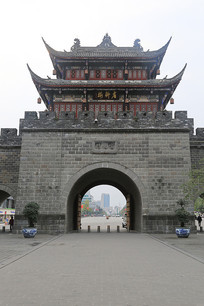 �����߳���¥