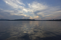 ��������ˮ��һɫ