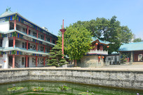 �㶫���ڳ�����󹬹�¥ 