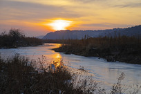 ��嶬����ɫ