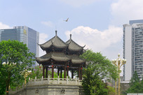 �ɶ����Ӻ��Ϻӽ��㴦�ĺϽ�ͤ