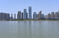 ��ɳ�潭���ϵ��ִ�����Ⱥ