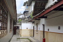 �Ĵ�����������ϴ��ڽ���