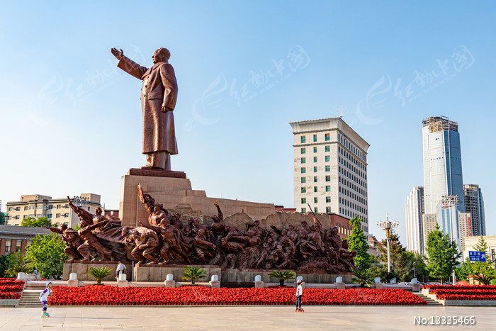 沈阳中山广场雕塑侧面图片