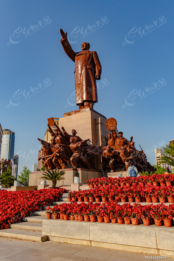 沈阳中山广场雕塑正面竖版图片