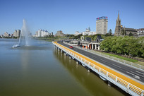 �����н���