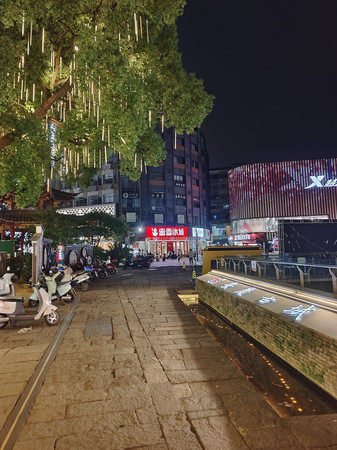 ����ʡ�����е���ʨ���н�