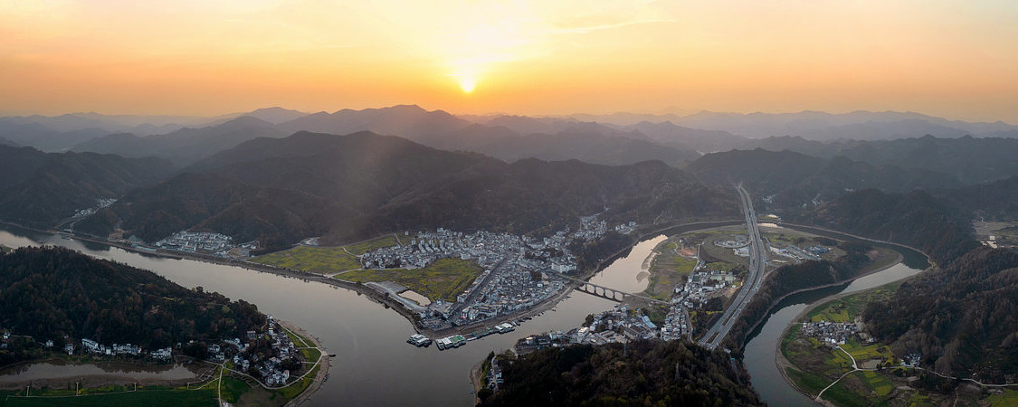 航拍徽州古村落日落全景大图
