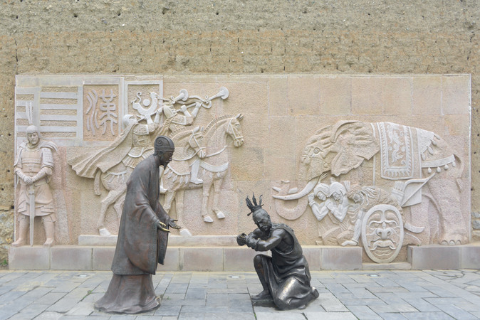 勉县诸葛古镇三国雕塑 七擒孟获