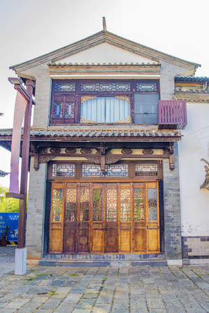 云南民族村建筑大山木门木窗