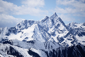 片子岩东峰雪山图