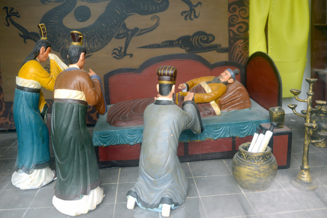 陕西石门栈道风景区三国历史雕塑白帝城托孤