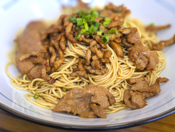 特色葱油拌面