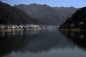 山水相依的诗意家园