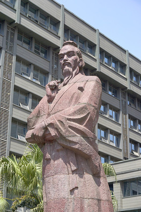 汉代医学家 张仲景塑像