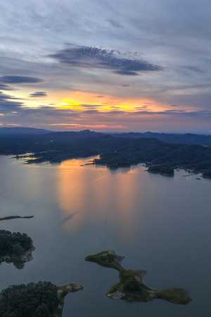 �������ɽɫ�ľ�������