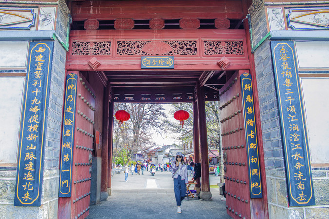 喜洲古镇正义门白族古建筑
