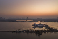 ���к����ճ�ȫ��