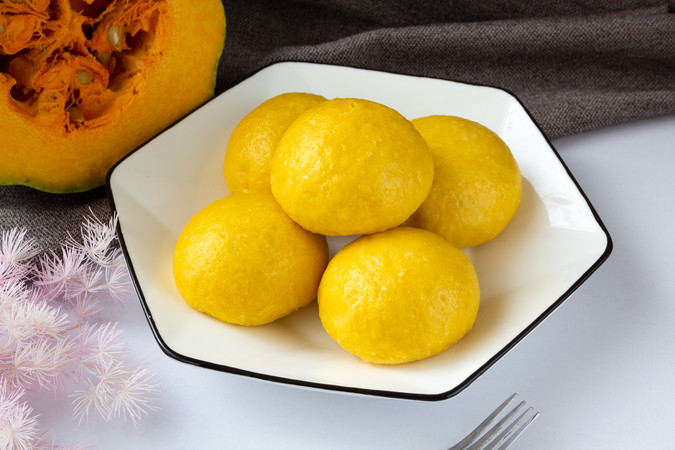 ���ɫ���Ϲ���ͷ