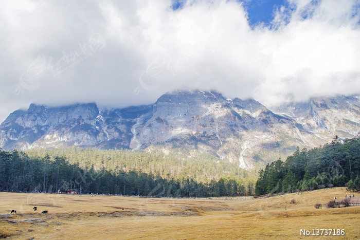 ��������ѩɽ���ֺ���ɽƺͼƬ