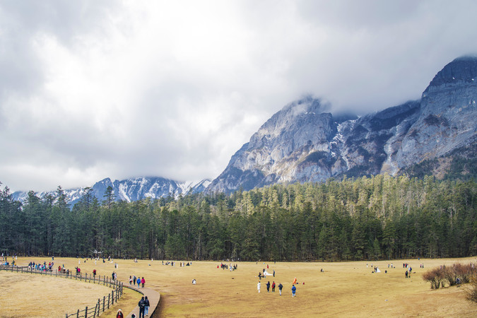 ����ѩɽ�����ƺ���ɽƺ����