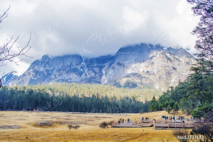 ����ѩɽ��ɽƺ�۾�ƽ̨����ͼƬ