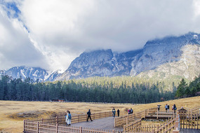 ����ѩɽ��ɽƺ�۾�̨������