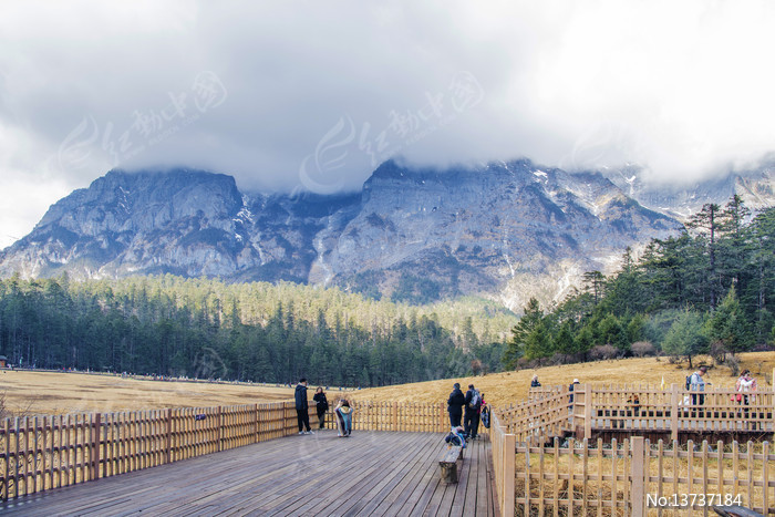 ����ѩɽ��ɽƺ�۾�̨������ͼƬ