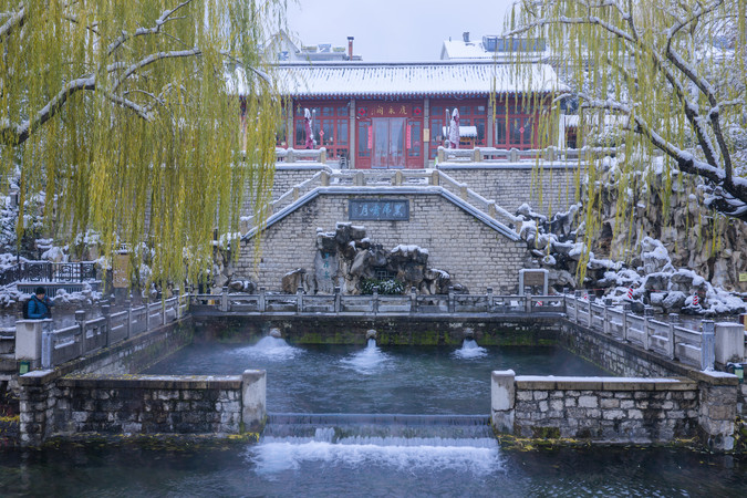 ѩ��԰��Ȫˮ����