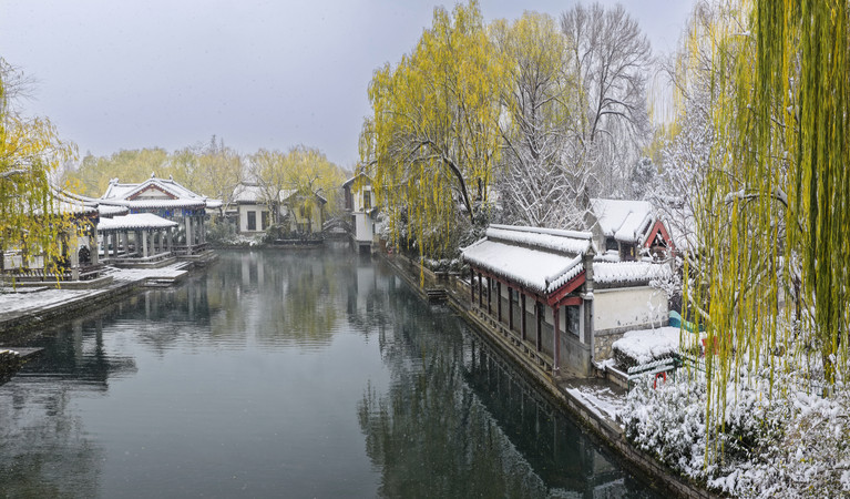 ѩ�й���С����ˮ