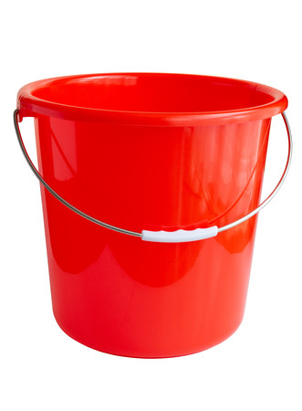 �ױ�����һֻ��ͼ�ĺ�ɫ����Ͱ