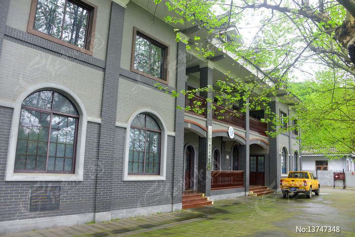 �ɶ�������ˮ�Ļ���ˮ��ˮ��Դ��������ͼƬ