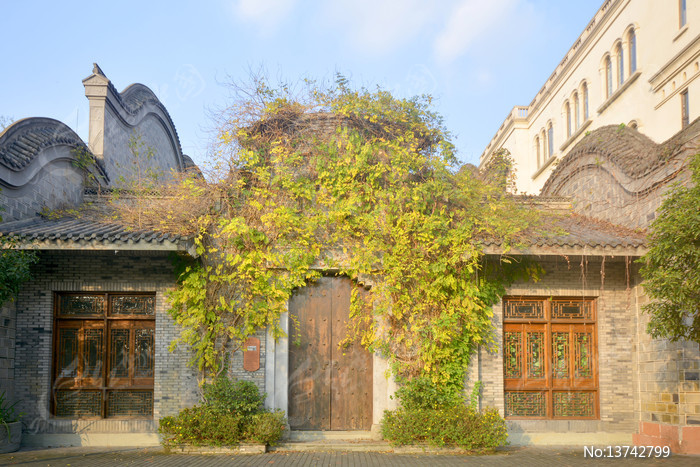 �ɶ����ž���������ɾ�ͼƬ