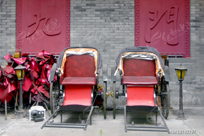 �ɶ��������ĻԹ��ݵĻư���ͼƬ