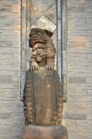 ��ͳլԺ����ʯʨ����ʯ 