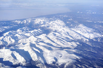 ���Ķ���˹���Ӷ����ϸ�����ѩ��Ⱥɽ