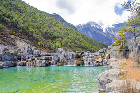 ���¹�����ˮ��ˮ������ѩɽ