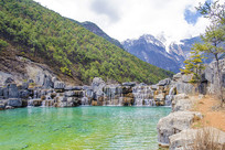 ���¹�����ˮ��ˮ������ѩɽ