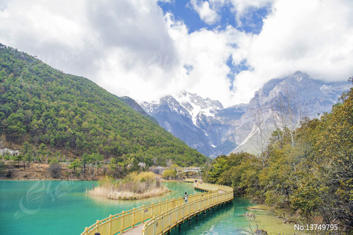 ���¹���Һ��ˮ��ջ����ѩɽͼƬ